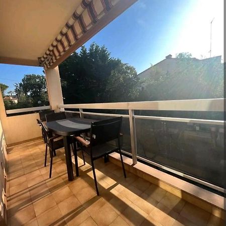 2 Pieces Proche Plage + Parking Golfe Juan Esterno foto
