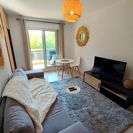 2 Pieces Proche Plage + Parking Golfe Juan Esterno foto