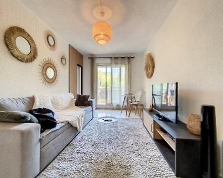 2 Pieces Proche Plage + Parking Golfe Juan Esterno foto
