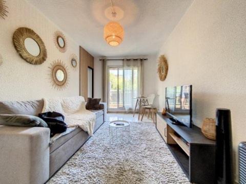 2 Pieces Proche Plage + Parking Golfe Juan Esterno foto